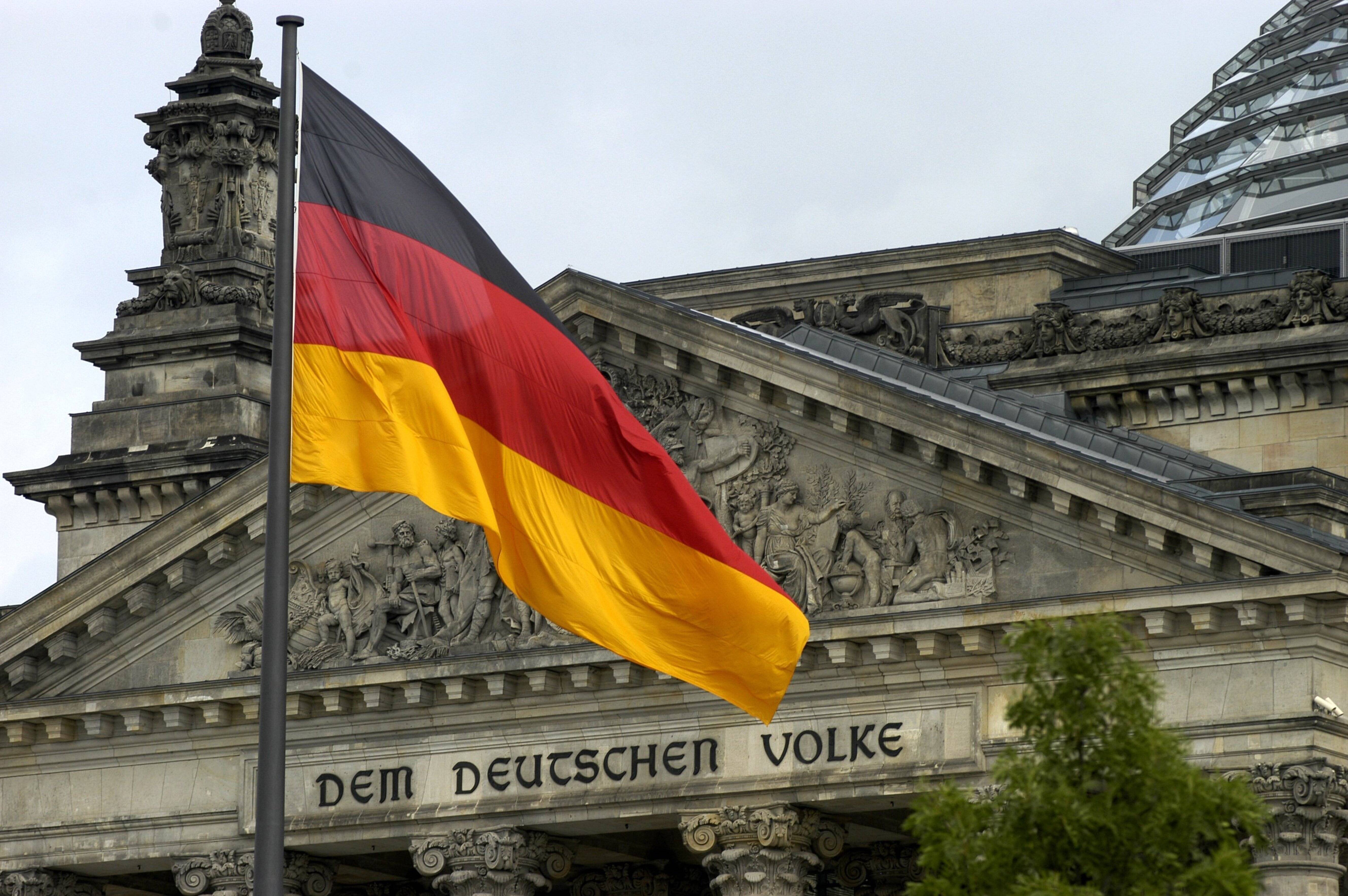 Bundestag ist alarmiert! Diese Bedrohung ist schlimmer als Putin! Geheimdienste besorgt