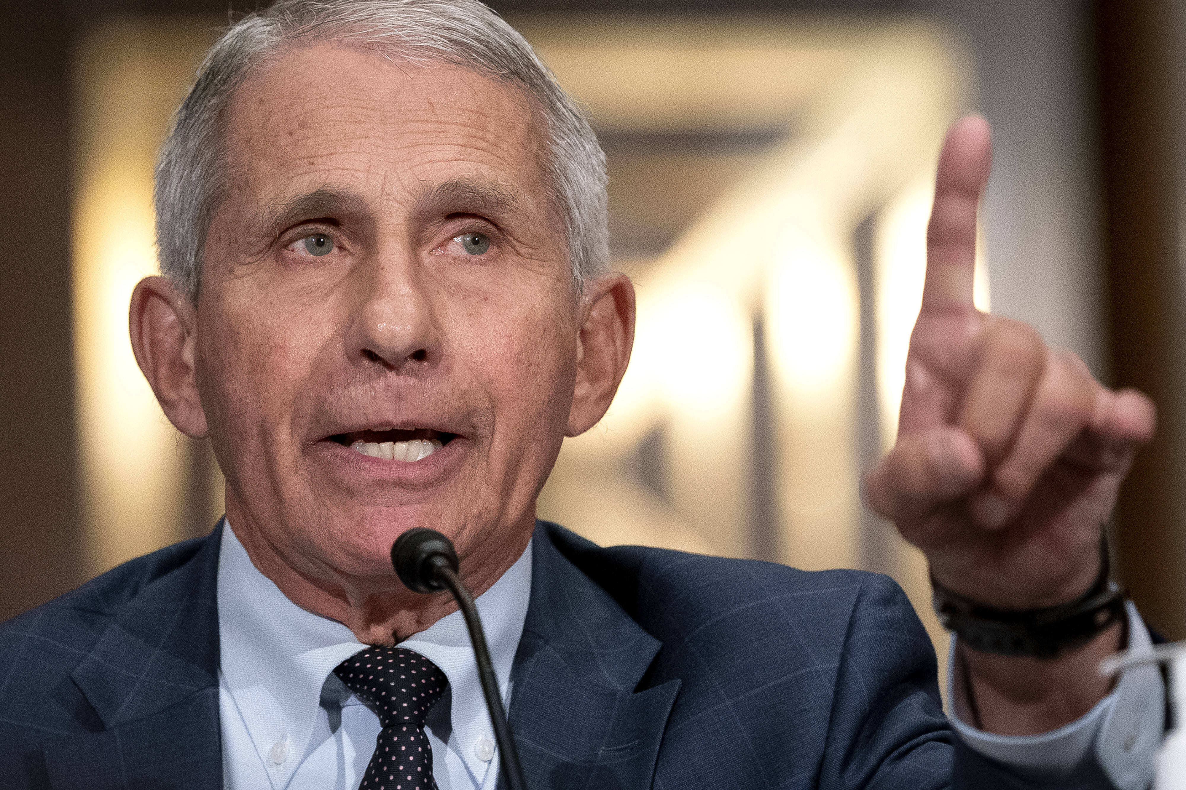 Top-Virologe Dr. Fauci ist besorgt! "Chinas Verhalten im Bezug auf Corona ist höchst Verdächtig"!
