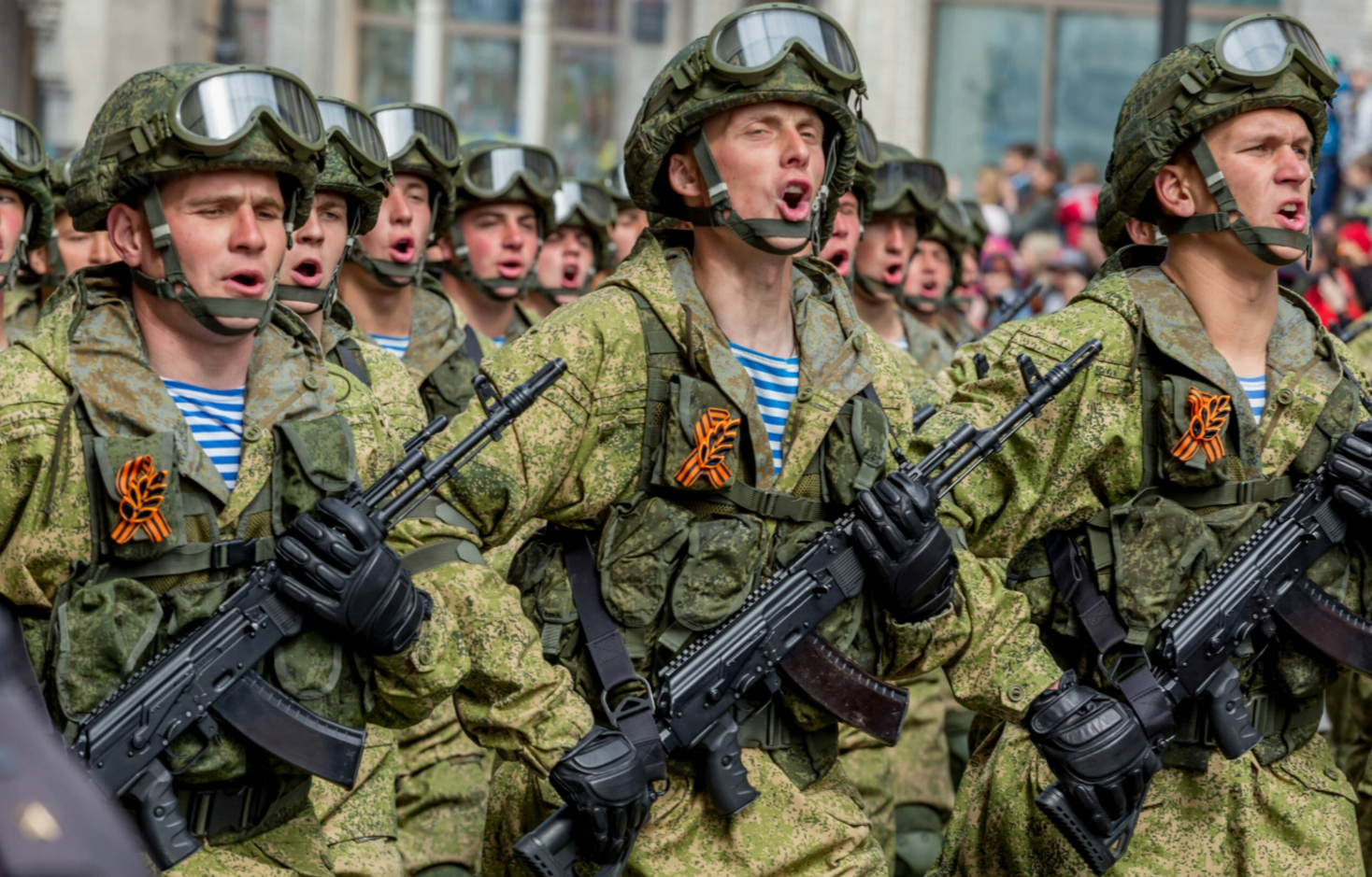 Russische Soldaten kämpfen unter Drogen! - Schlacht entwickelt sich zu einem Massaker!