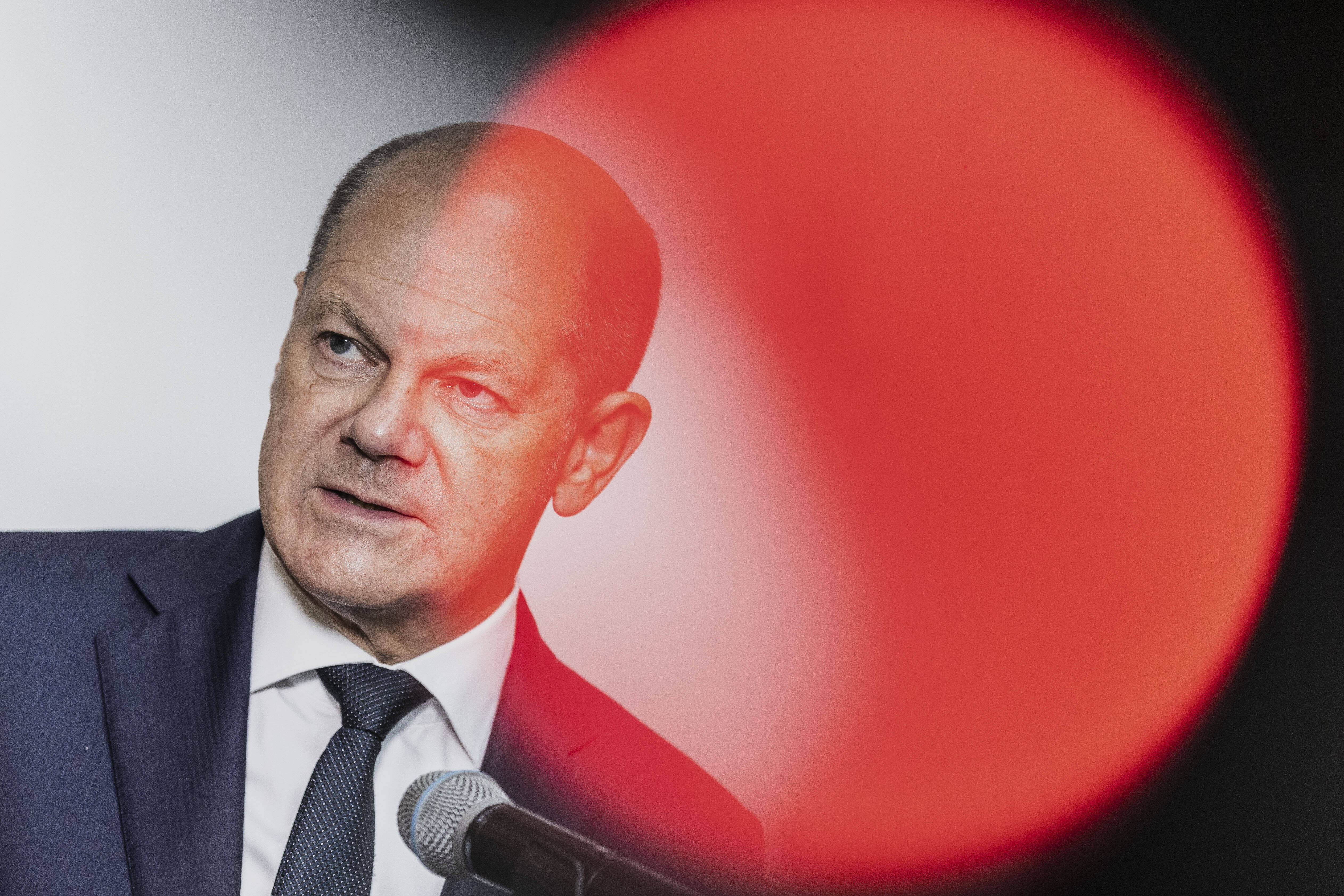"Falscher Politiker am falschen Platz"! US-Zeitschrift rechnet hart mit Bundeskanzler Scholz ab