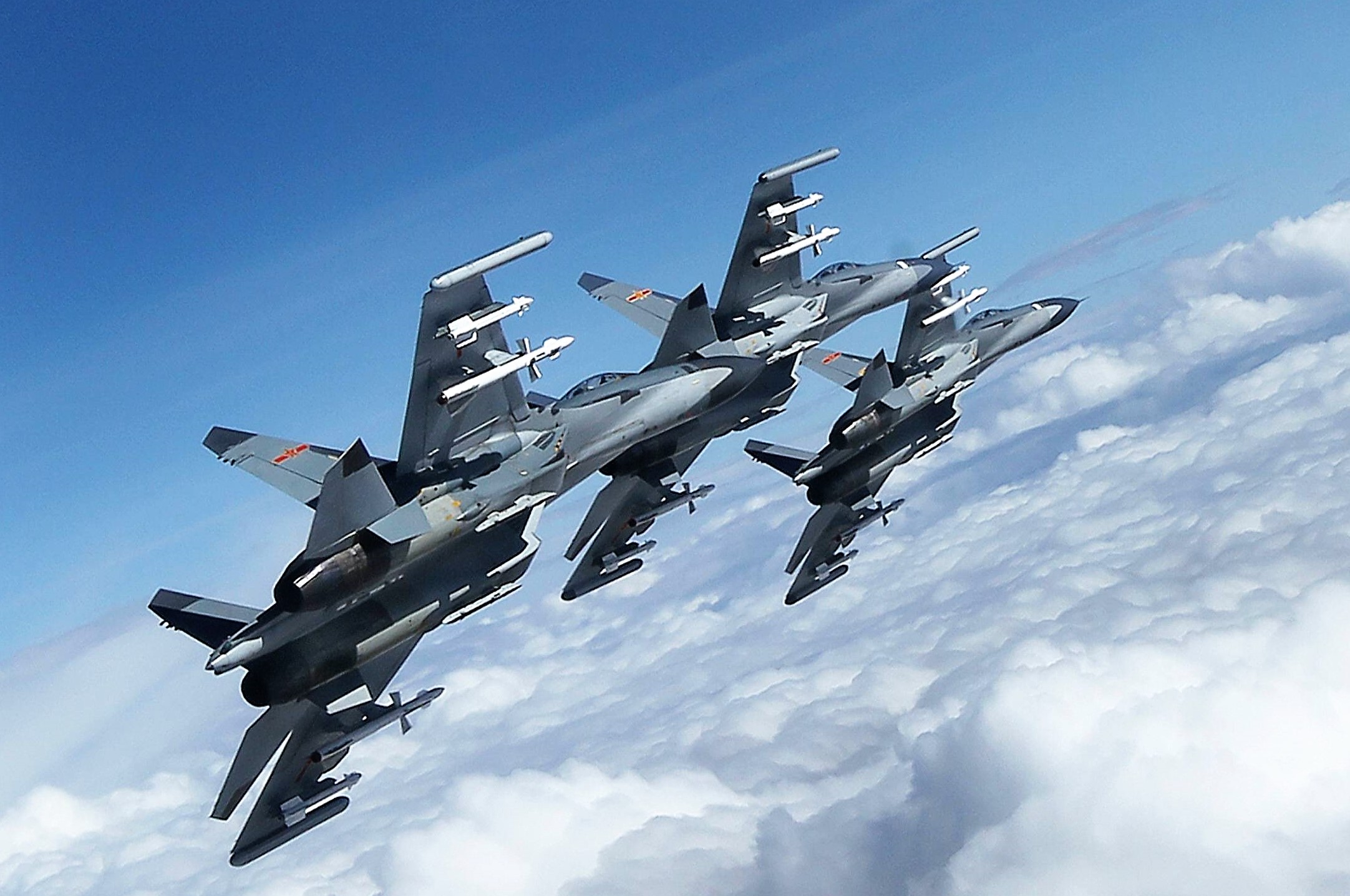 Alarmstart! Russische Bomber nähern sich NATO-Marineverband in der Ostsee! Abfangjäger gestartet!