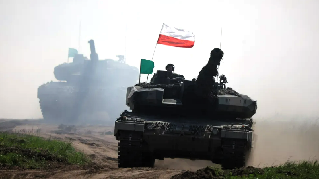 Neue Supermacht wächst mitten in Europa! Mehr Panzer als Deutschland, Frankreich und England zusammen!