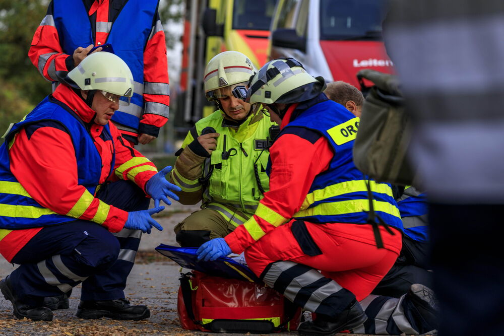 Schrecklicher Unfall - Radfahrerin 30 Meter von LKW mitgeschleift - Unfallopfer überlebt schwer verletzt!