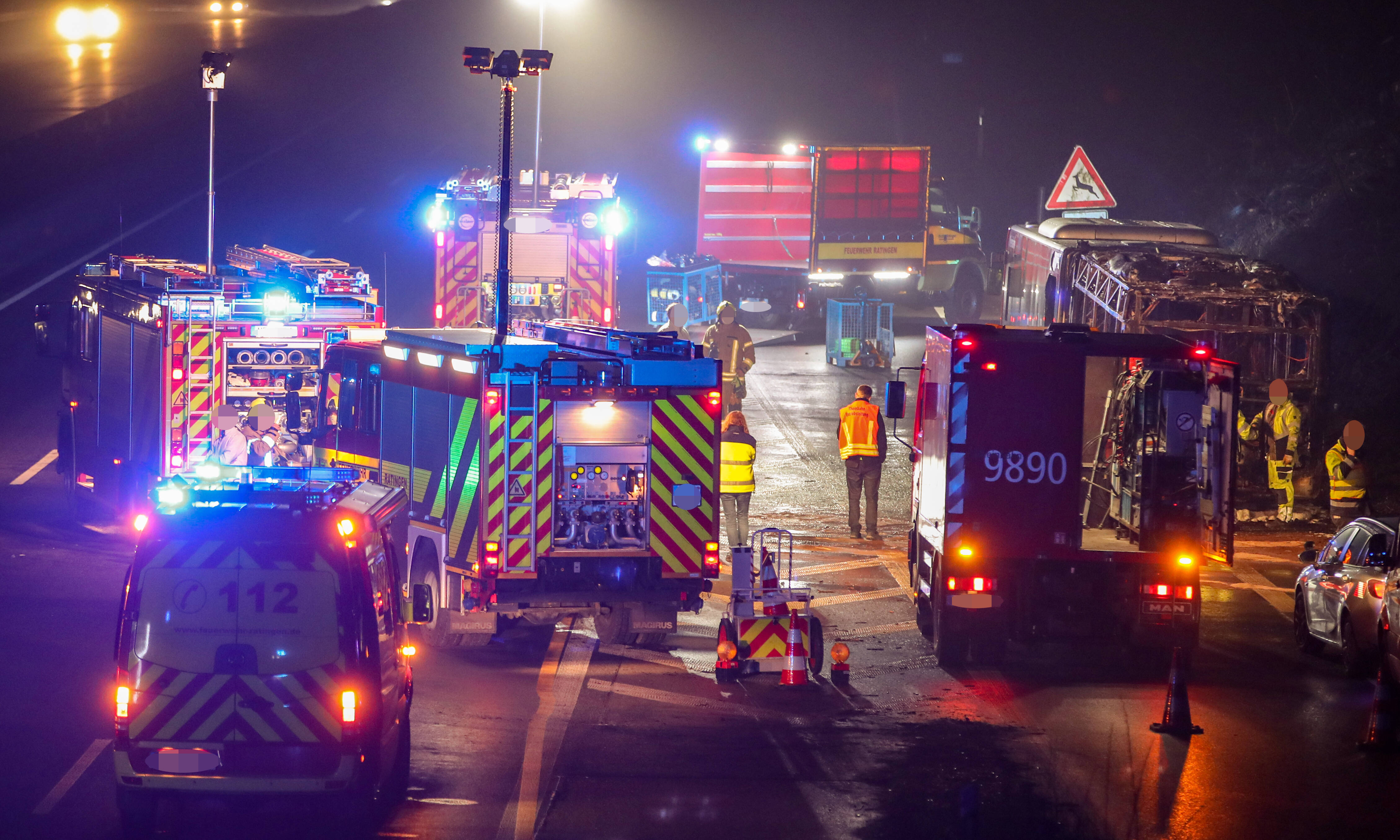 7 Menschen sterben bei Horror-Crash auf der Autobahn - Schleuser verunglückt bei Flucht vor der Polizei!