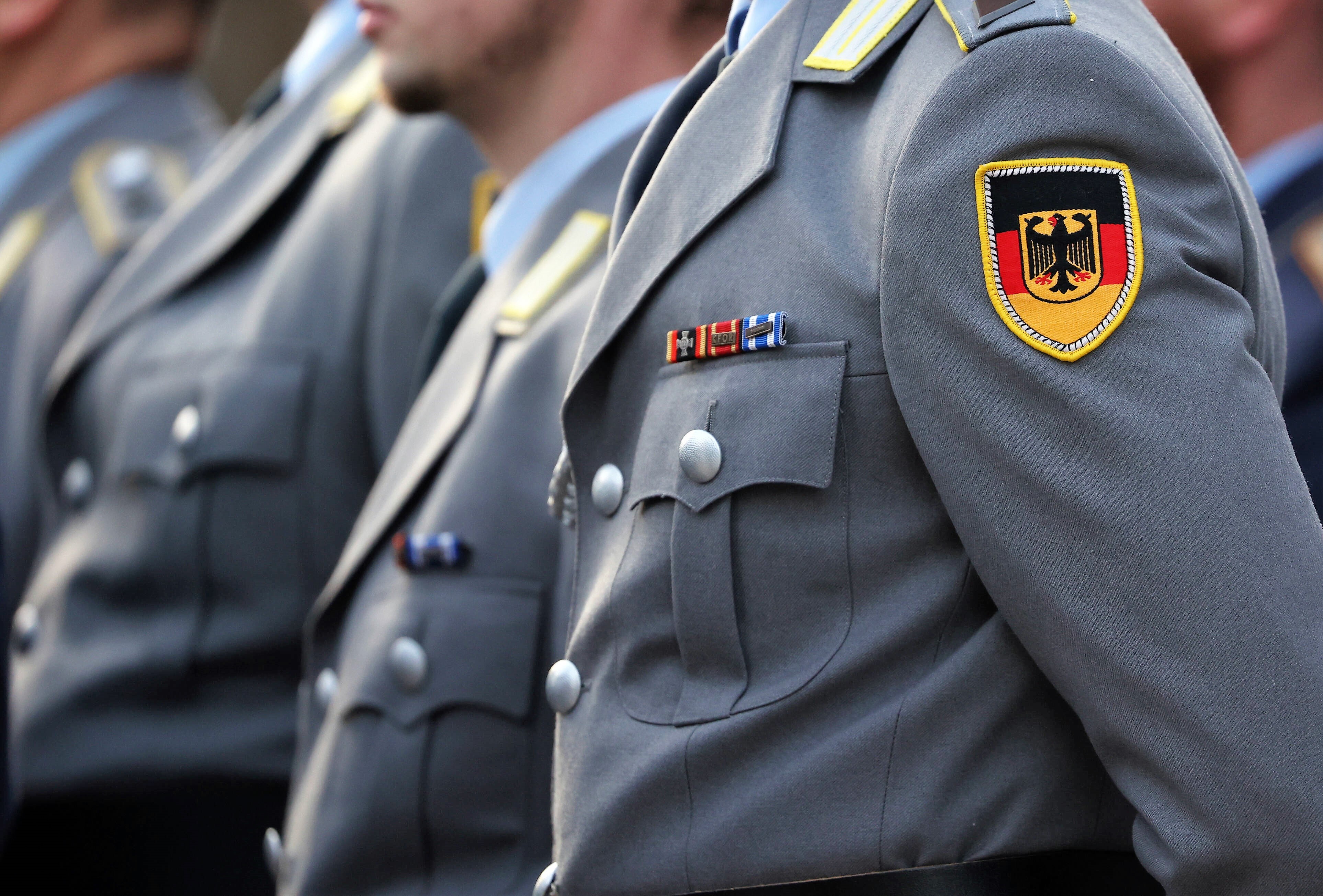 Deutschland fürchtet russische Invasion und stellt sich auf Verteidigungskrieg ein!