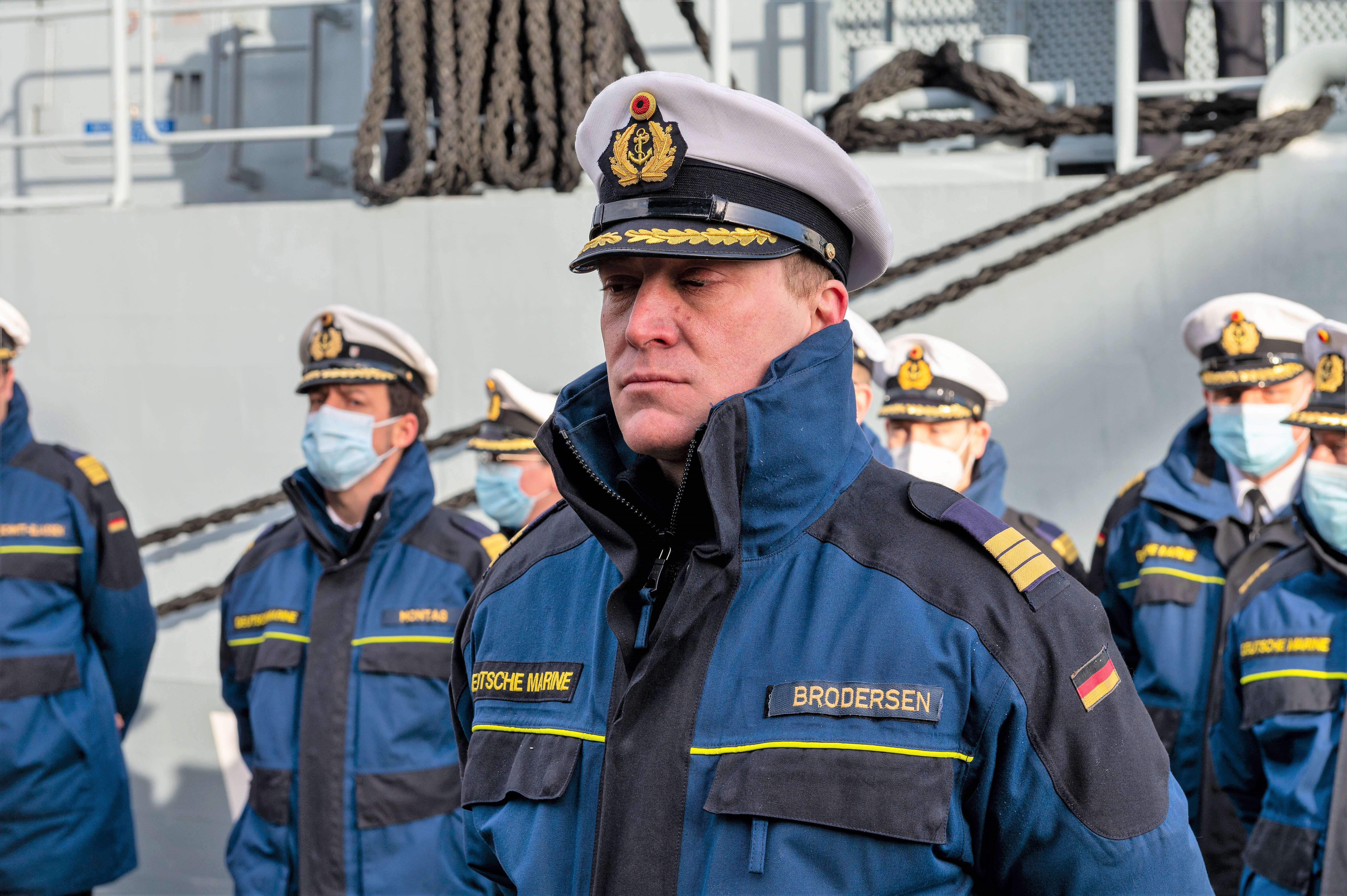 Deutschland schickt die Marine! Diese Fregatte soll deutsche Schiffe schützen - nach Angriffe auf Frachtschiffe im Roten Meer