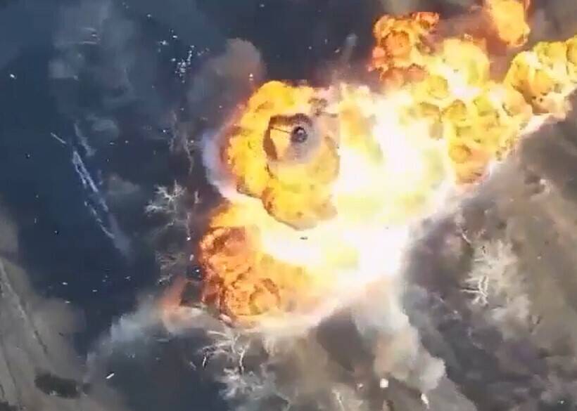 Explosion! Russischer Militärflughafen in Flammen! Entsetzen im Kreml - Putin muss nächste Niederlage einstecken!