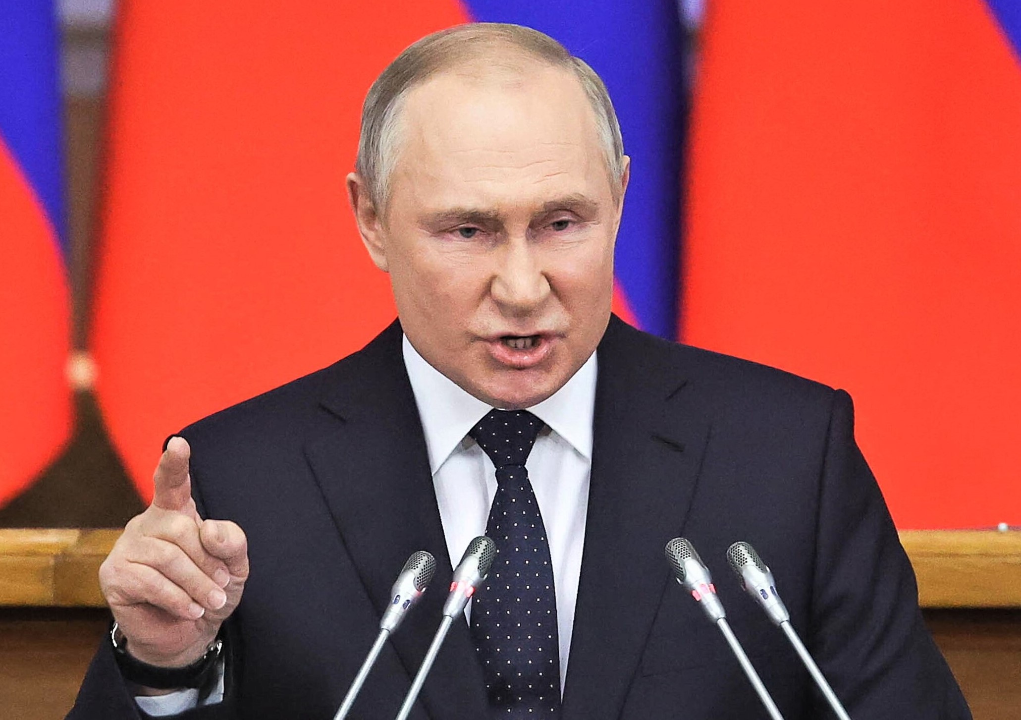 Putin jagt deutschen Politiker!  Erster deutscher Politiker auf Putins Fahndungsliste!