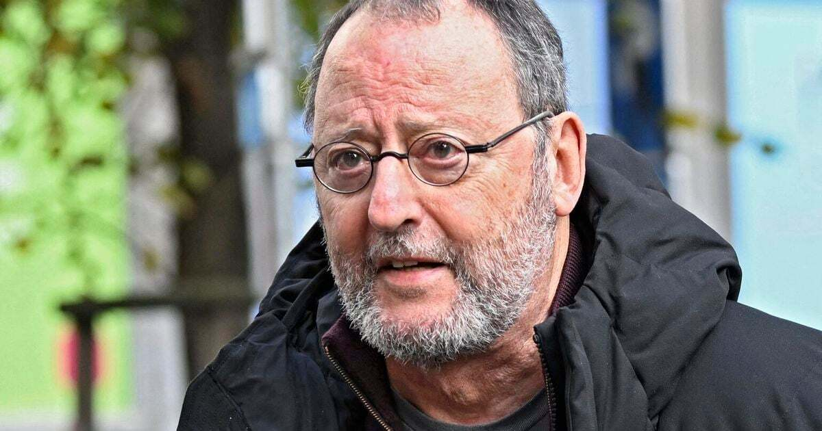 Jean Reno partage son refuge secret aux Baux : livres, tournée à Tokyo et un fils qui s'envole