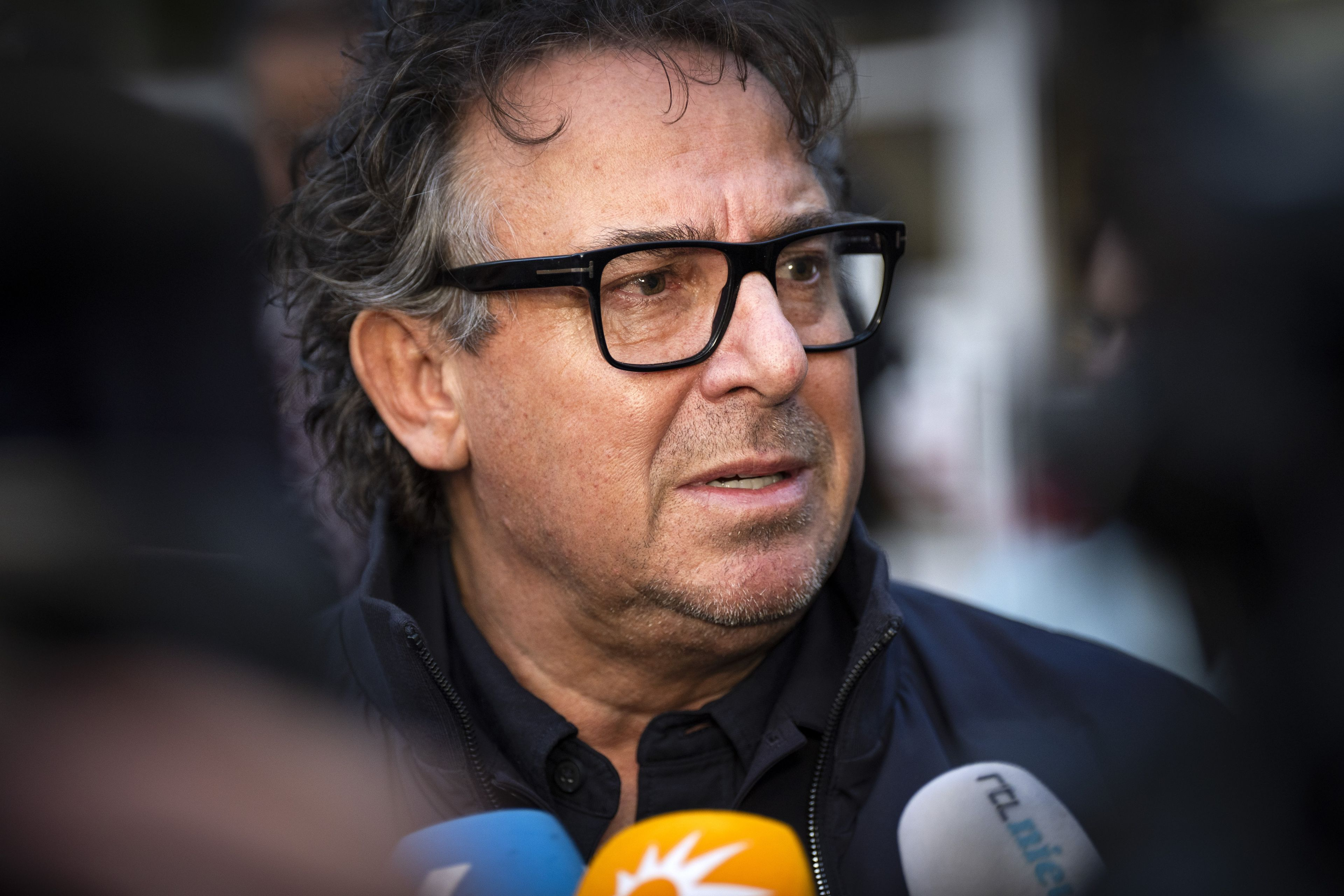 Marco Borsato flink gewond na fietsongeluk: "Ik reed over twee lege flessen"