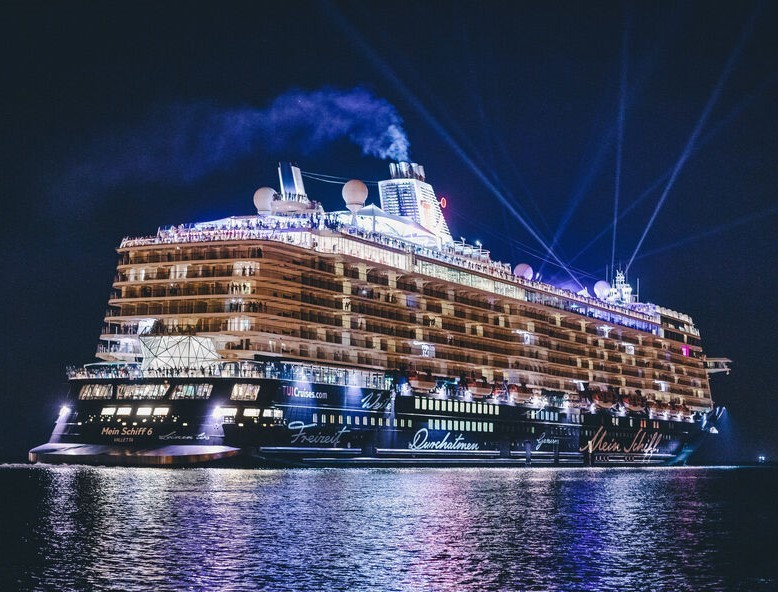 Massiver Corona-Ausbruch auf Kreuzfahrtschiff - Über 800 Passagiere haben sich mit dem Virus angesteckt
