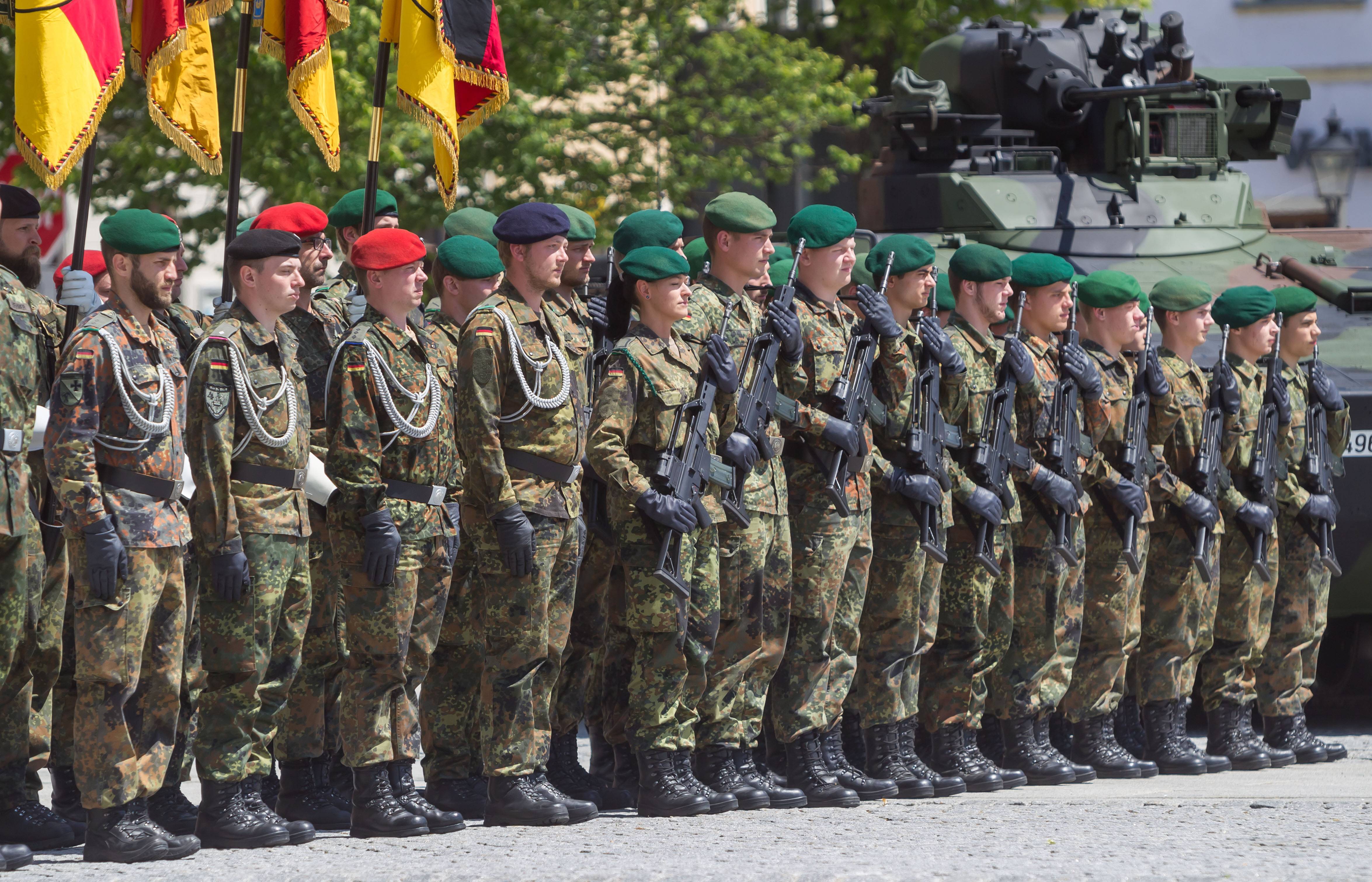 Zum Schutz Deutschlands! "Deutschland muss auf Kriegswirtschaft umstellen!" - Spitzenbeamte warnen