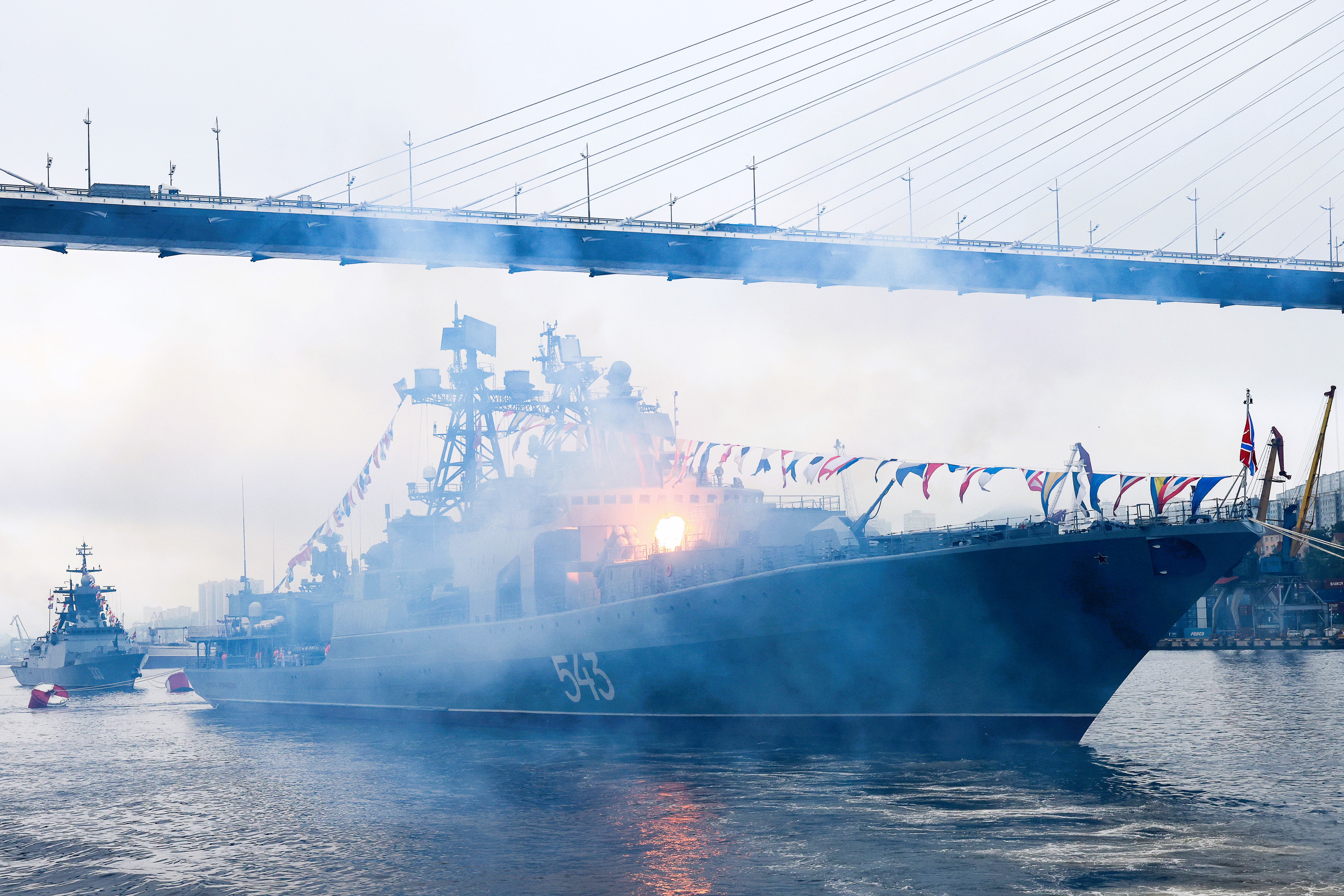 10 russische Kriegsschiffe  ausgelaufen! Plant Putin einen neuen Schlag?