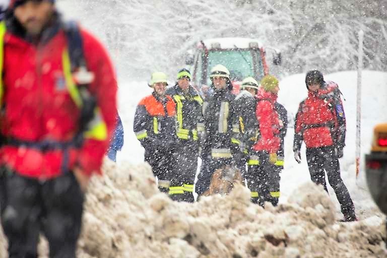 Deutsche in Österreich von Lawine verschüttet! Neues Unglück in den Alpen Frau von Lawine getötet!
