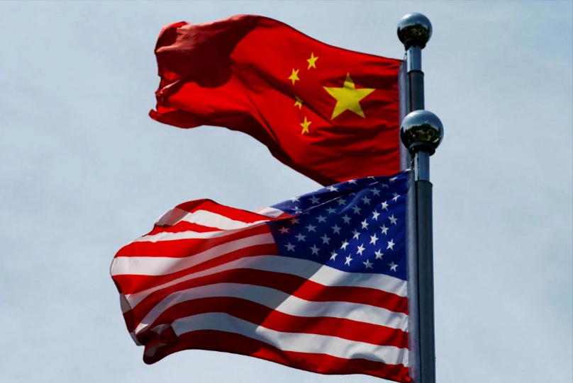 Chinesischer Kampfjet rückt US-Kampfflugzeug auf die Pelle - Reporter an Bord filmte alles mit