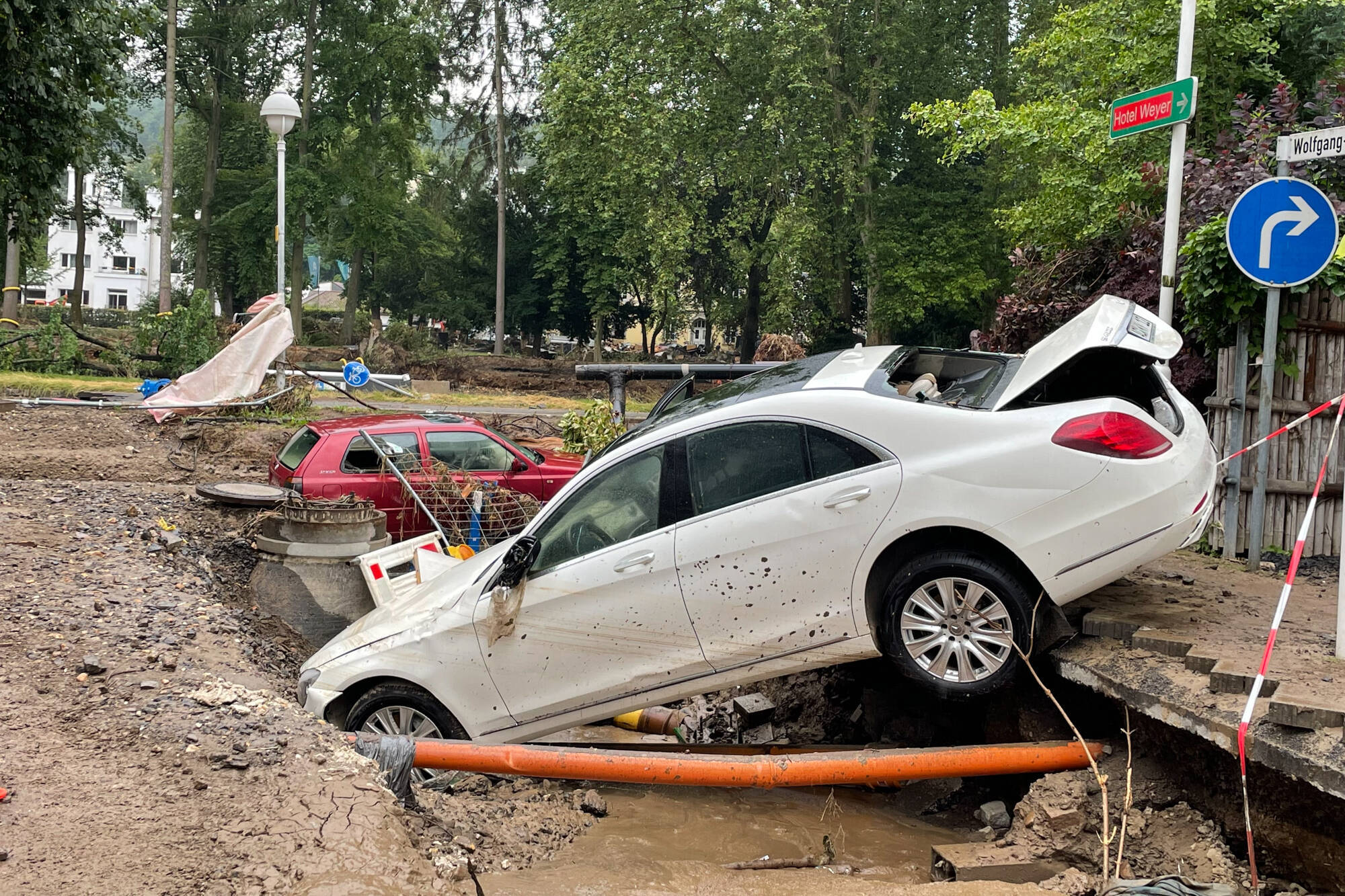 Hochwasser-Warnung für Deutschland! Gewitterwalze rollt auf uns zu! Überflutungen in einigen Gegenden droht