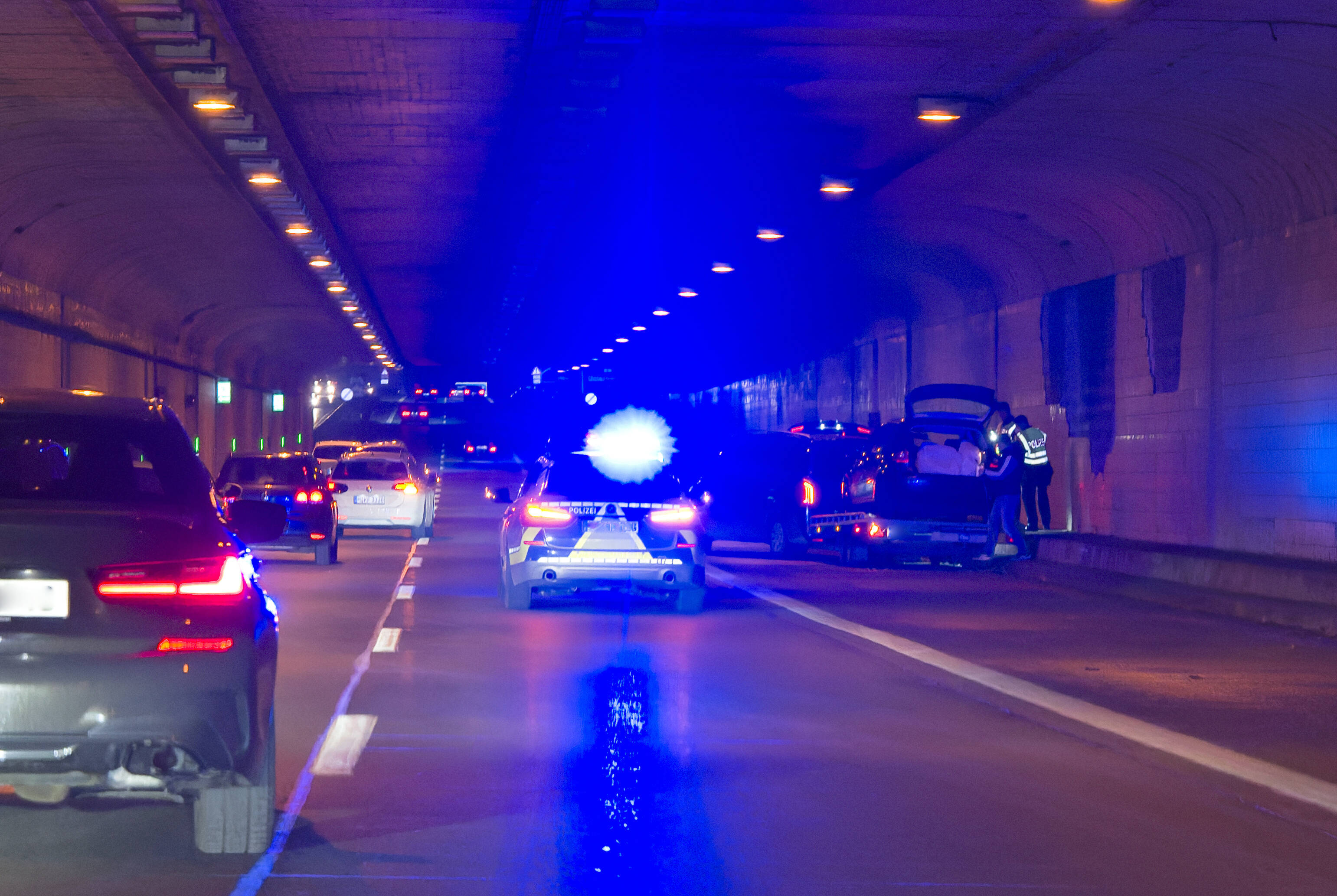 Lehrerin erschossen! Frau sitzt tot im Auto auf der A9! Polizei steht vor Rätsel