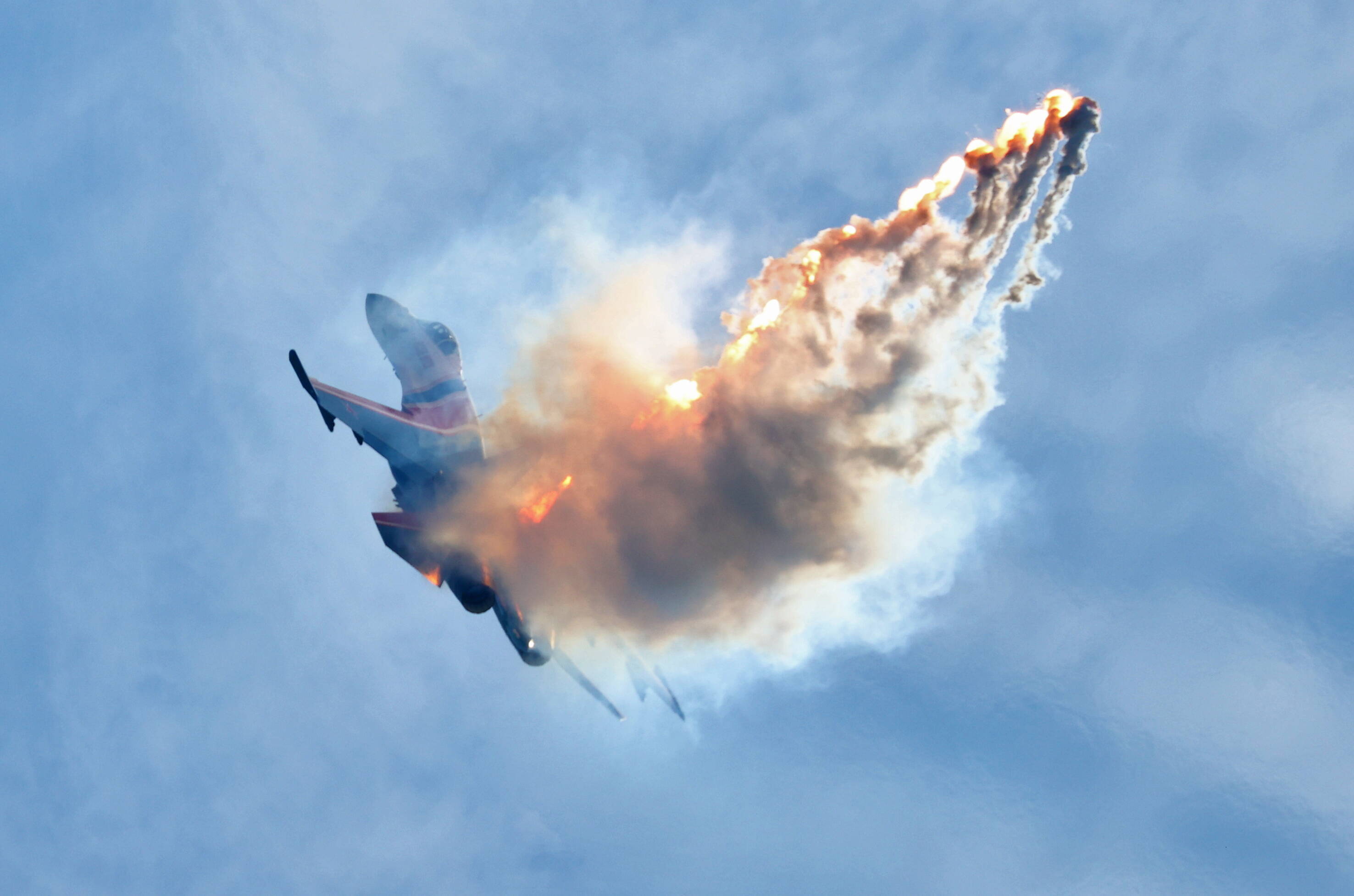 Putin tobt! Zwei Kampfjets und zwei Hubschrauber nahe der ukrainischen Grenze vernichtet! Verluste immer dramatischer