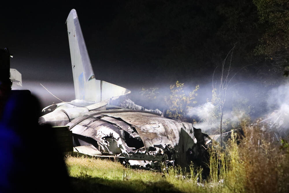 Flugzeug mit totem Piloten fliegt über Hannover - dann stürzt es ab! Drama in der Luft!
