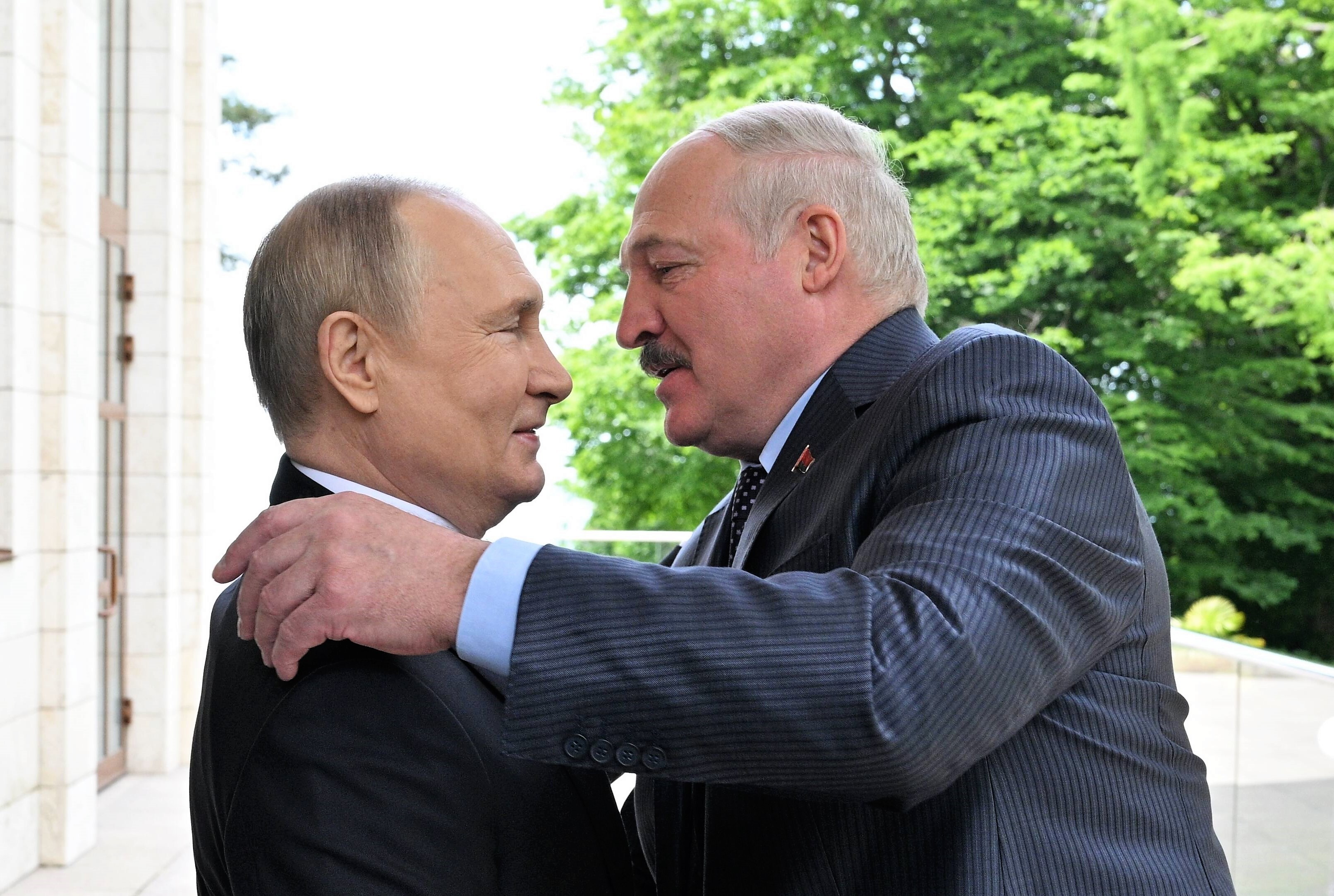 Nach Besuch von Putin verschwunden! Wo steckt Alexander Lukaschenko? Ist der Belarus-Diktator tot?
