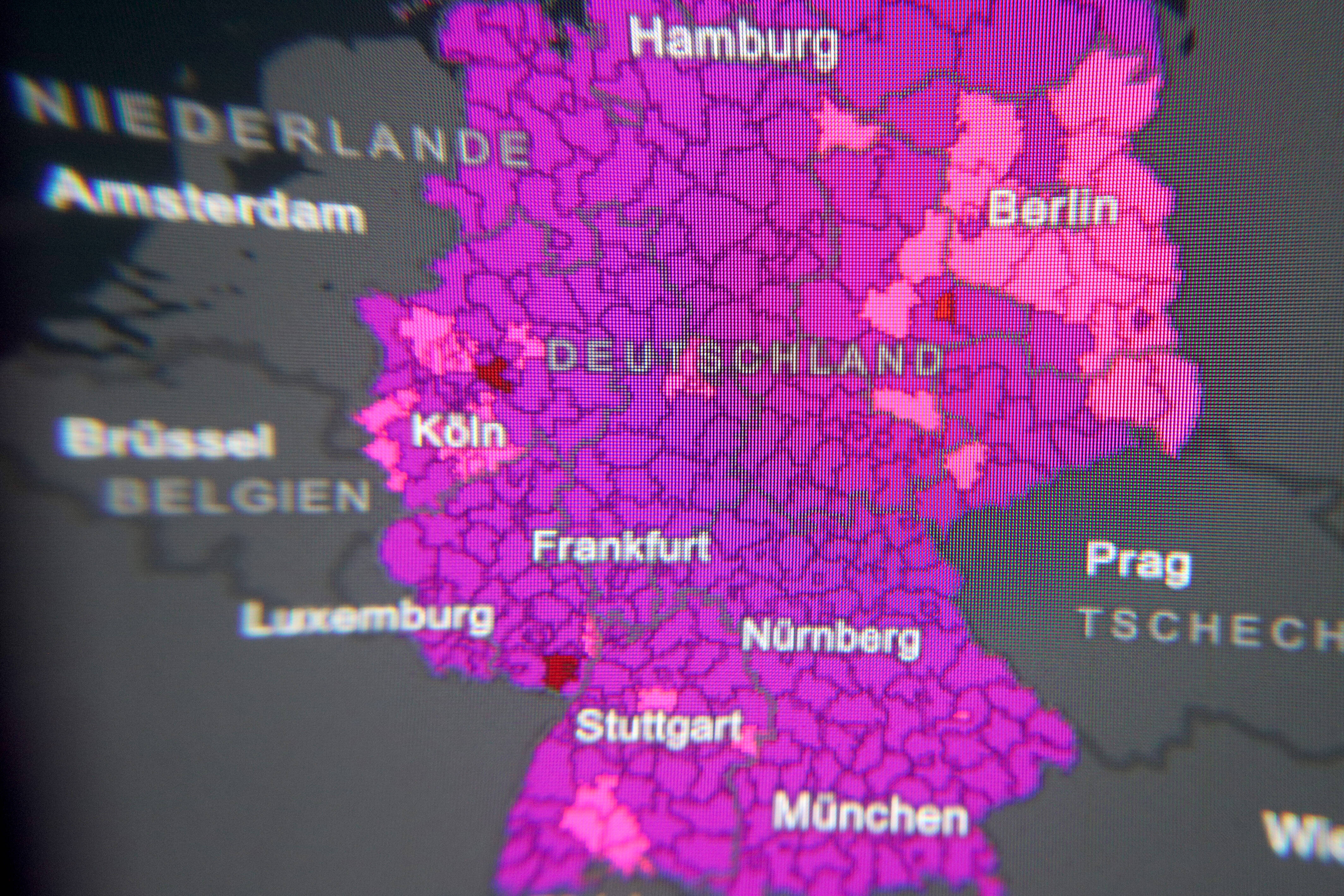 Amtliche Unwetter-Warnung! Es drohen schwere Hitzegewitter mit Starkregen! In diesen Regionen wird es gefährlich