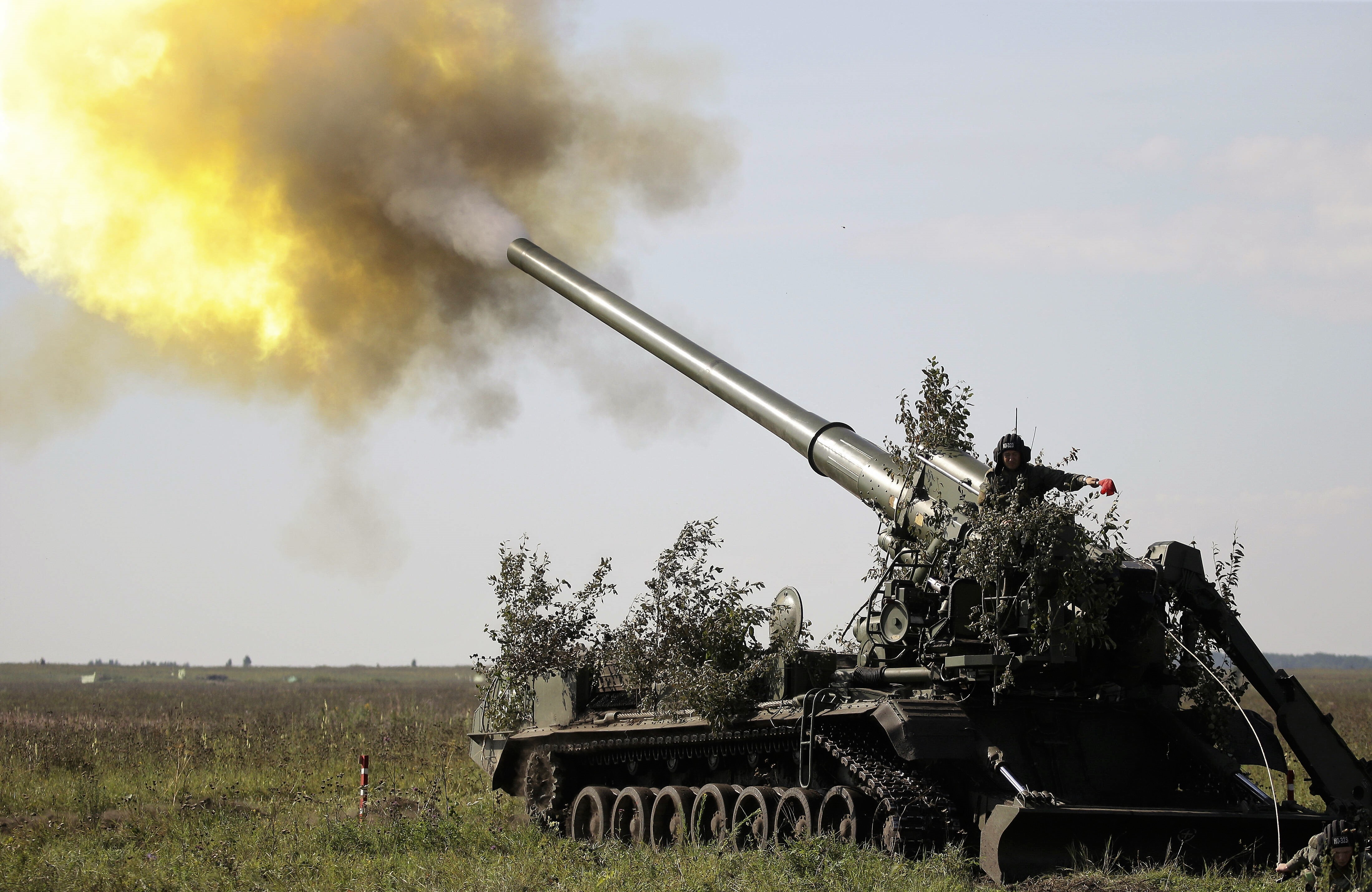 Putin schickt das schwerstes Artilleriegeschütz der Welt in die Ukraine! Monsterwaffe soll Gegenoffensive stoppen