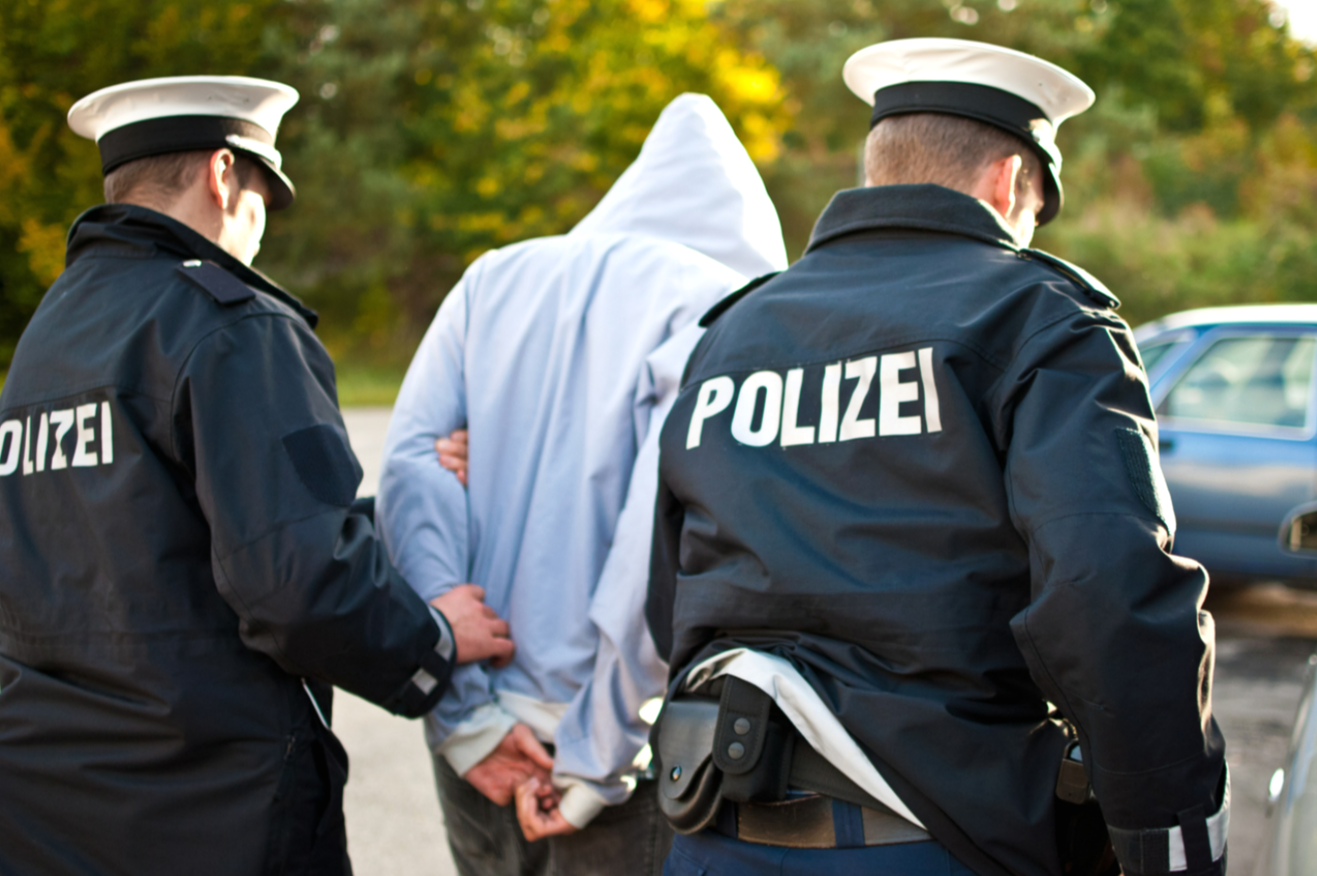 Eilmeldung - Vater und Sohn stechen drei Männer nieder! Mehrere Schwerverletzte in Hessen!