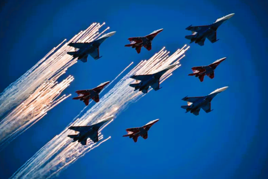 Russland droht der NATO - Kampfjets über dem Schwarzen Meer mit Kinschal-Hyperraketen ausgestattet!