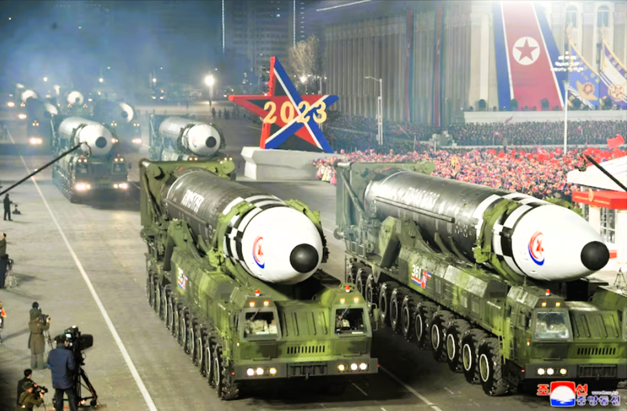 Irrer Diktator Kim Jong-un wird zum Waffenlieferanten für die Hamas und Putin! Achse des Bösen wächst