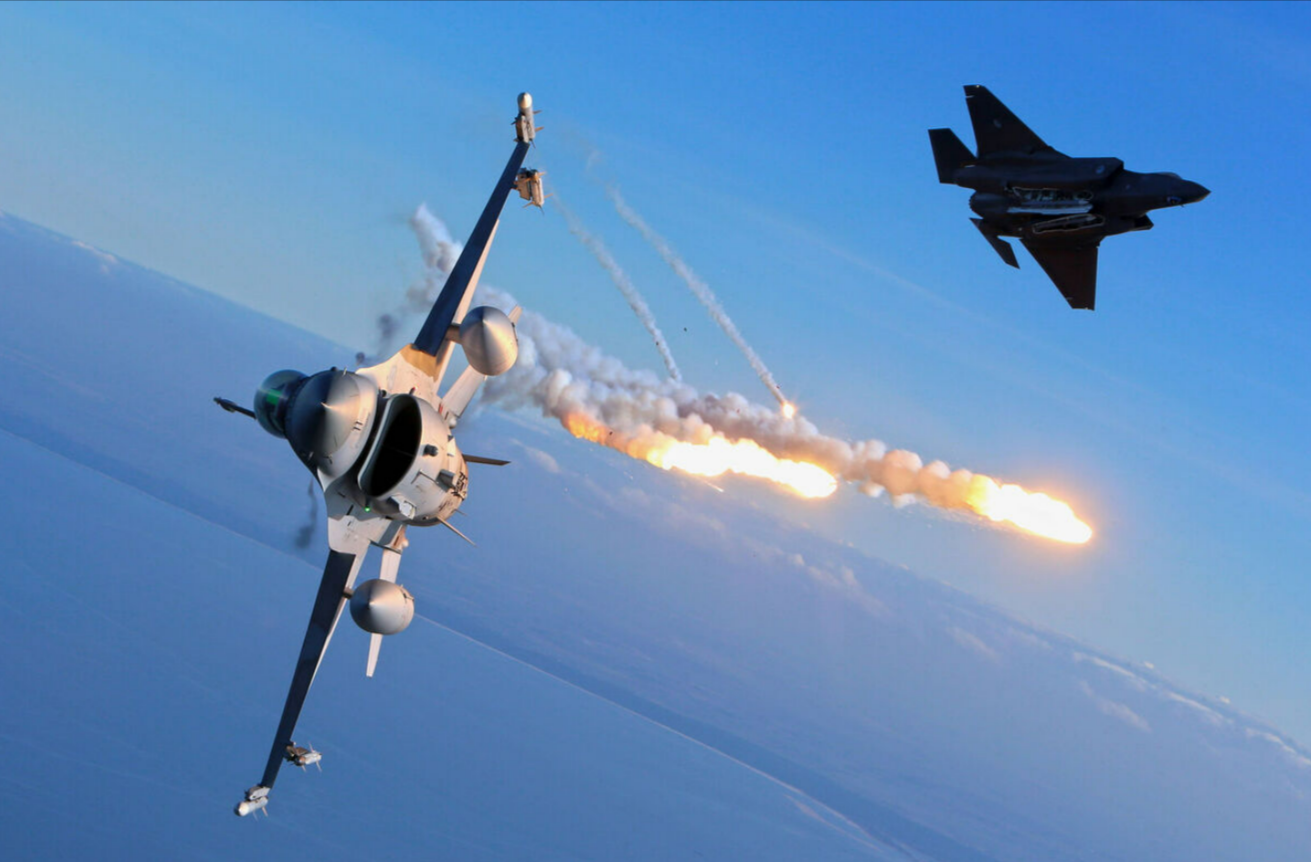 Gefahr für NATO-Luftraum - Deutsche Kampfjets müssen erneut russisches Flugzeug über der Ostsee abfangen