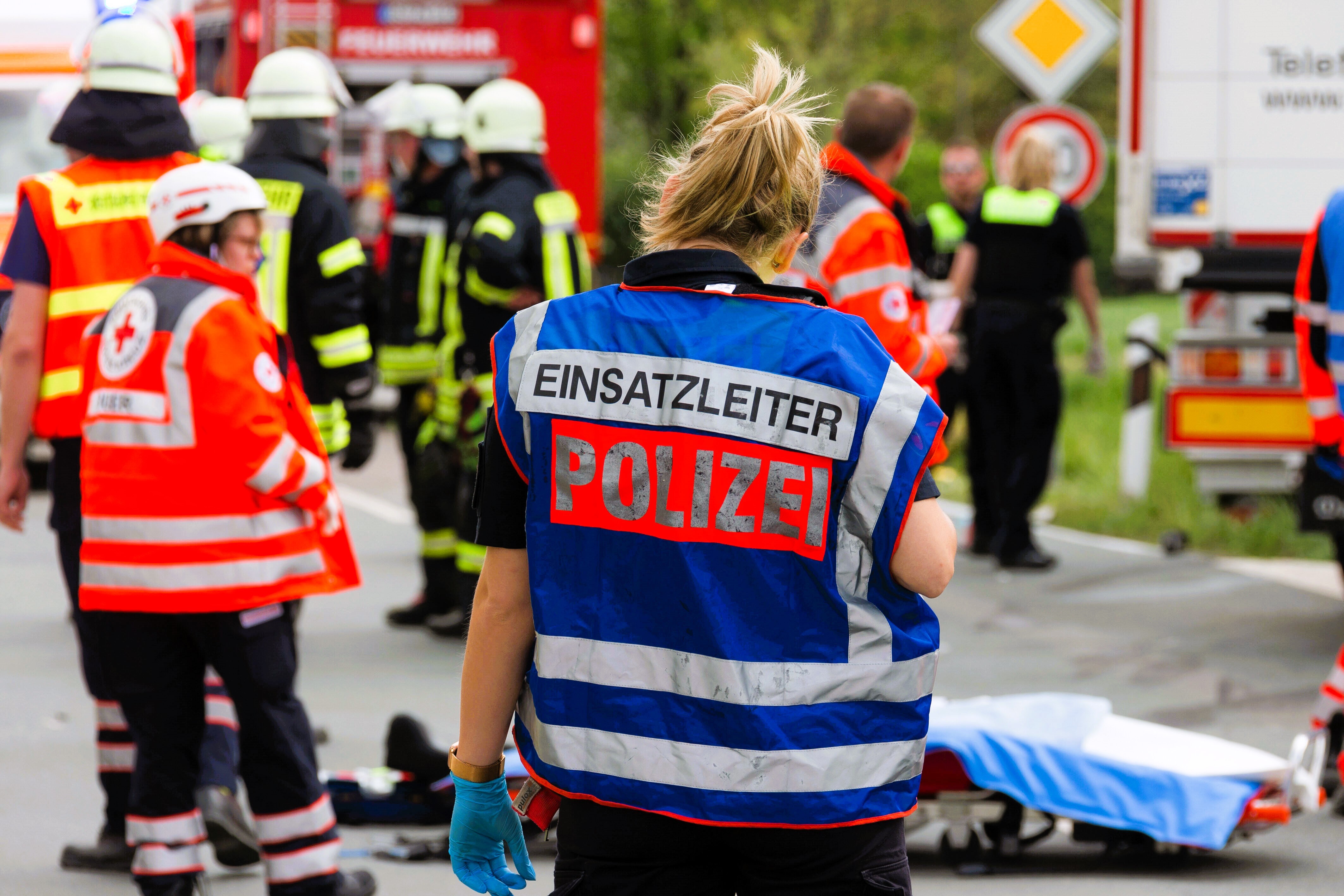 EILMELDUNG - Explosion in Essen - Großeinsatz der Feuerwehr nach Detonation in Wohnhaus!