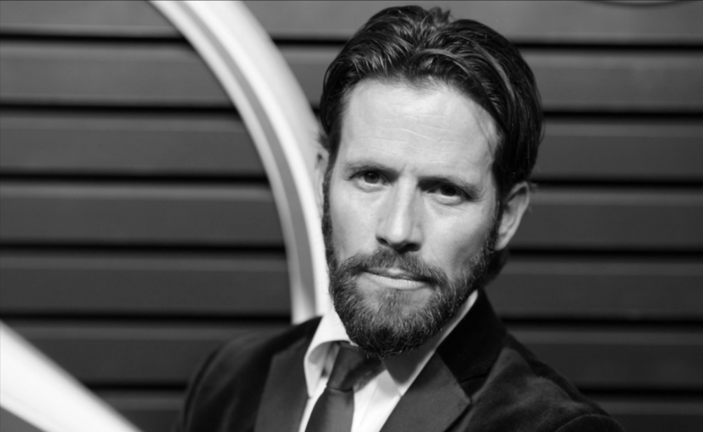 Trauer! Deutscher Schauspieler stirbt bei Flugzeugabsturz - Video des Absturzes aufgetaucht!