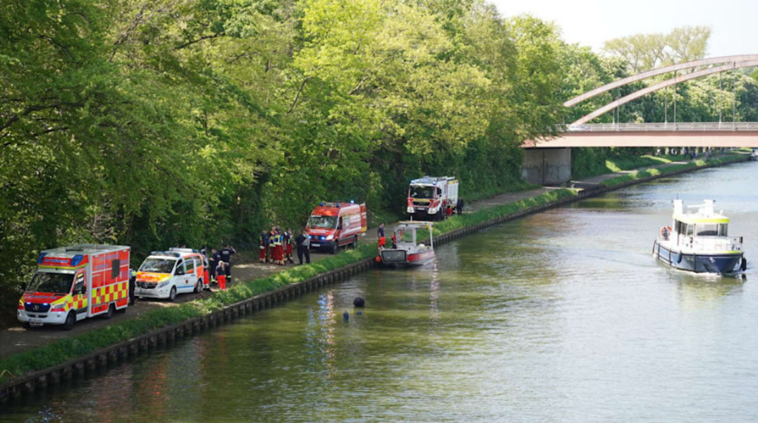 Tödlicher Familienausflug: Kleinkind (2) stürzt in Fluss und ertrinkt!